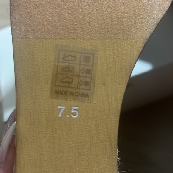 Tan Sandals Size 7.5. In like new condition. - Picture 2 of 3